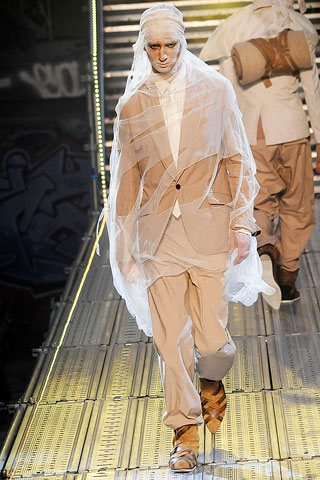 John Galliano / - 2010